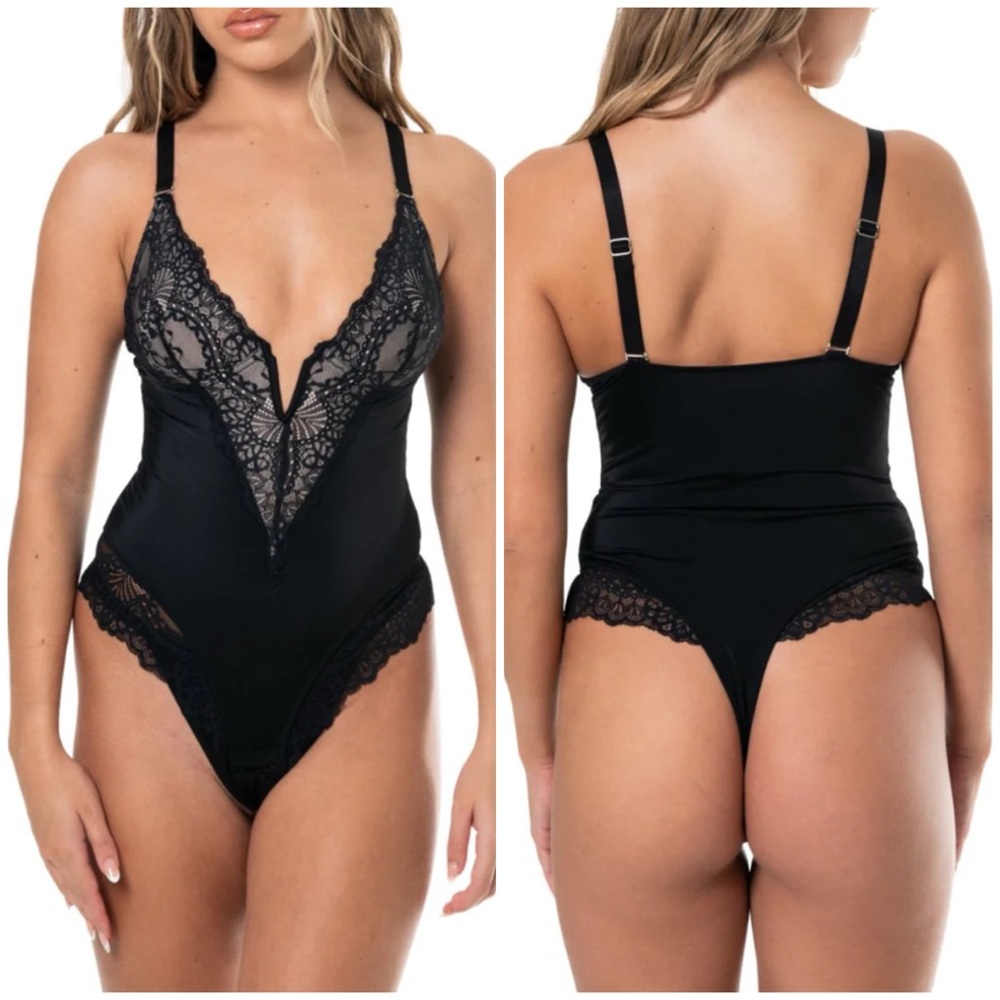 Hey Shape V-Neck Half Laced Bodysuit [4526]